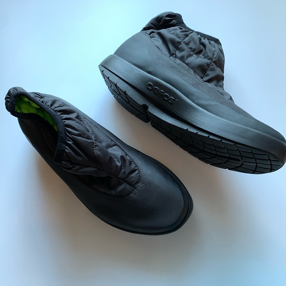 OOFOS Men's Black Shoes